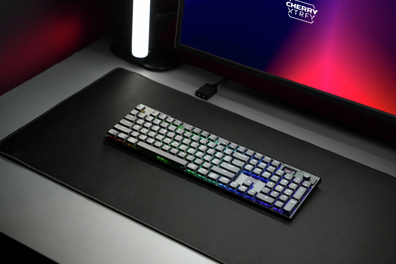 CHERRY XTRFY משיקה מקלדת גיימינג מכאנית אולטרה מהירה בעיצוב דקיק עם שלדת אלומיניום ותצוגה מובנית 3 מקלדת Cherry MX 10.1